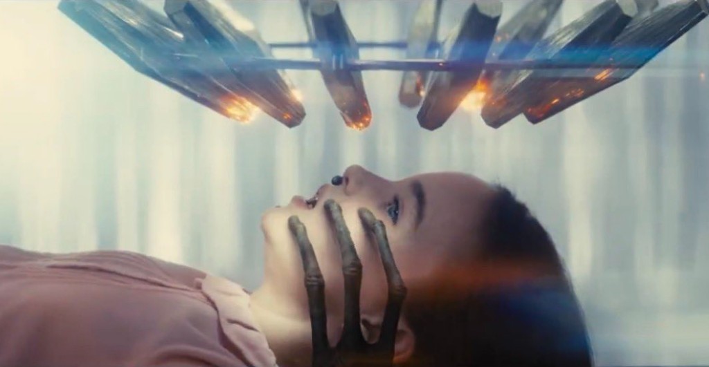 Disclosure Day Trailer Unveils Chilling Alien Abduction Scene in Steven ...