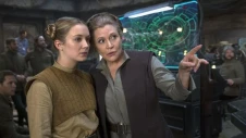 Billie Lourd with her mother, Carrie Fisher, in Star Wars