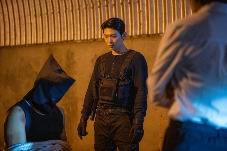 Dex in Bloodhounds 2