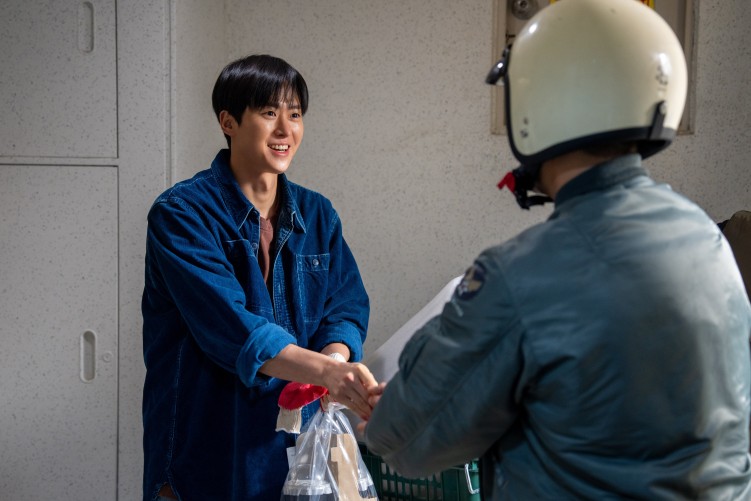 Ryu Kyung-soo cameo in Bloodhounds 2