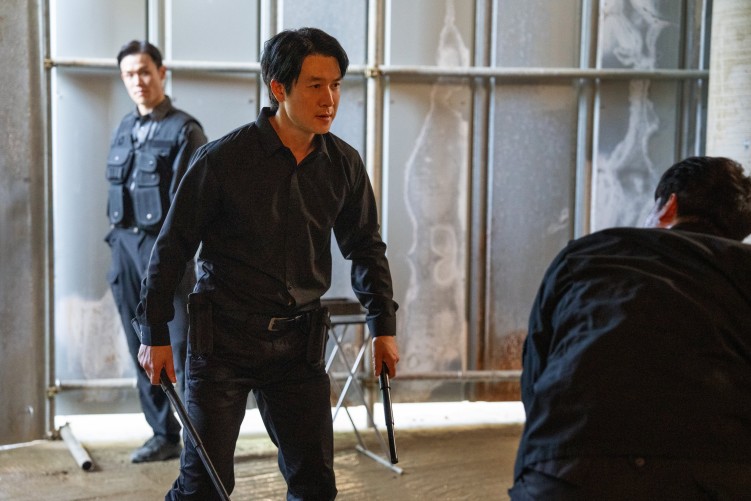 Ryu Kyung-soo cameo in Bloodhounds 2