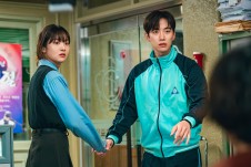 Lee Jun-ho and Kim Hye-jun in Cashero