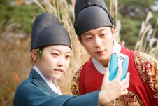 'Splash Splash Love' stars Kim Seul-gi and Yoon Doo-joon