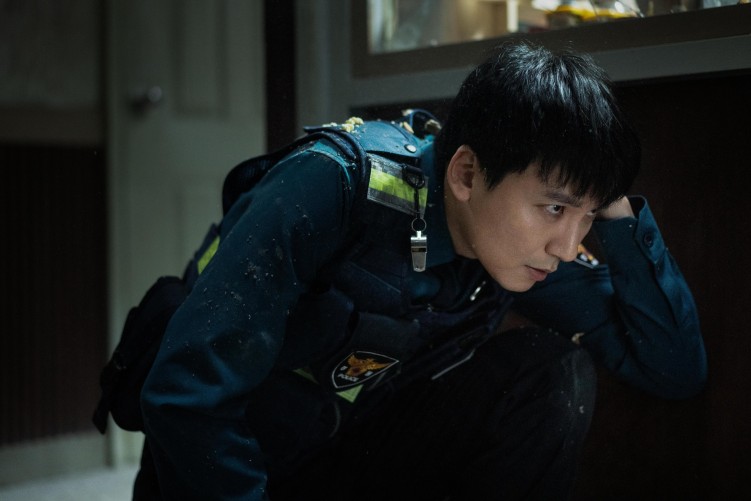 Kim Nam-gil & Kim Young-kwang in Netflix's Trigger