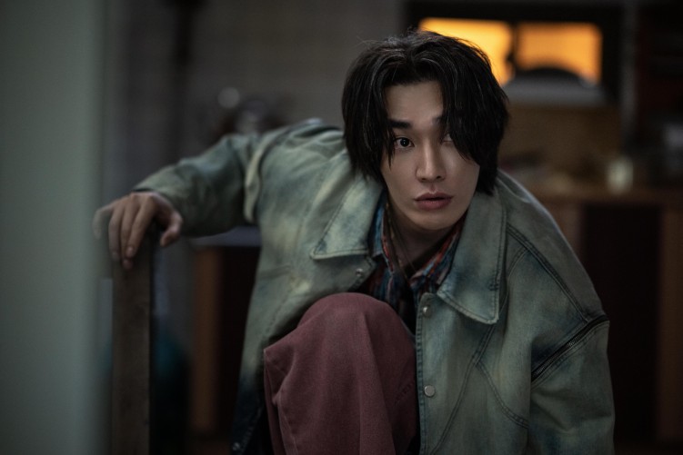 Kim Nam-gil & Kim Young-kwang in Netflix's Trigger