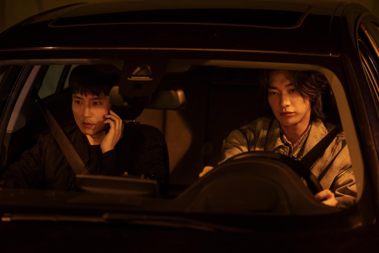 Kim Nam-gil & Kim Young-kwang in Netflix's Trigger