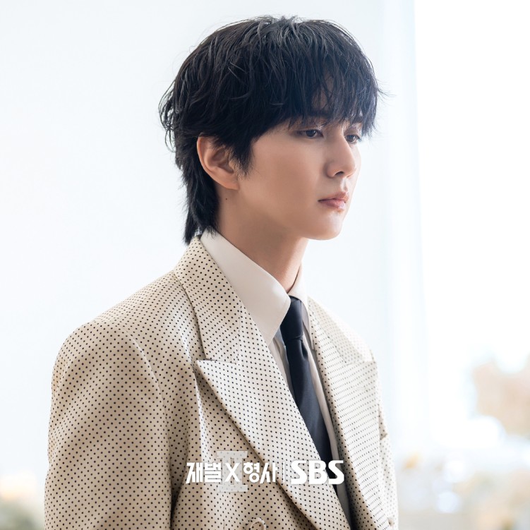 Yoo Seung-ho as Yoo Seong-won in Flex X Cop 2