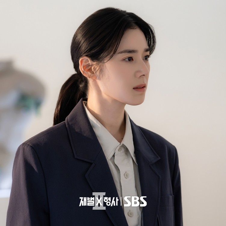 Jung Eun-chae as Joo Hye-ra in Flex X Cop 2