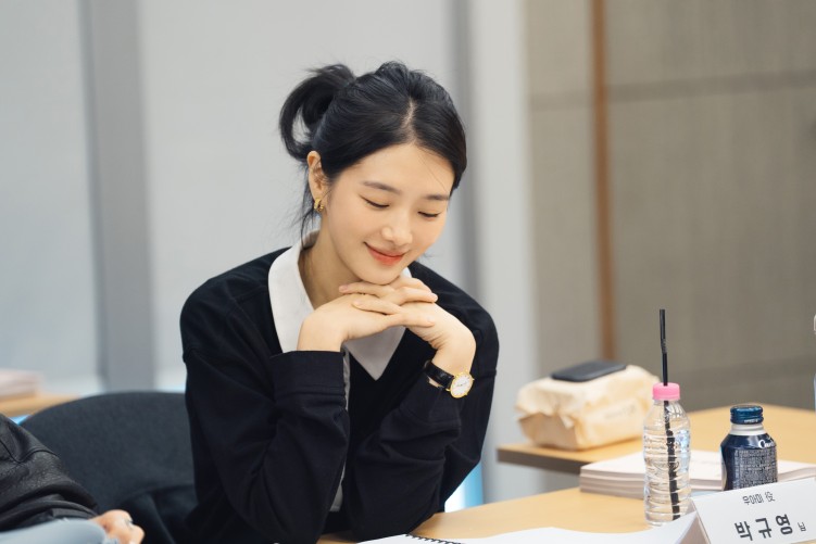 Park Gyu-young in the script reading for Netflix's 'Fall In! Love'