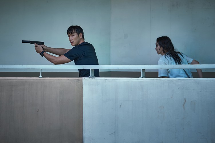 Kim Da-mi and Park Hae-soo in The Great Flood