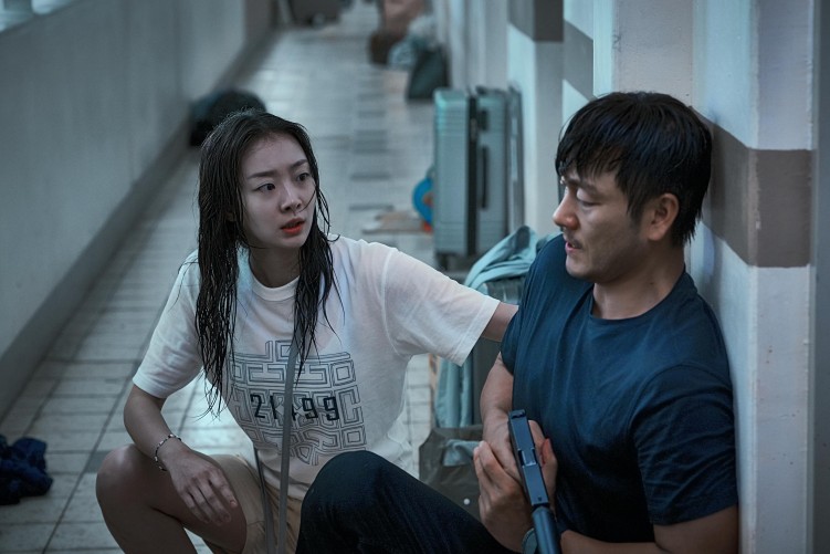 Park Hae-soo & Kim Da-mi in The Great Flood