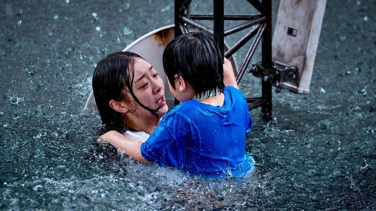 Netflix’s The Great Flood Unveils Gripping Teaser, Showcasing Kim Da-mi and Park Hae-soo in a Sci-Fi Disaster Epic