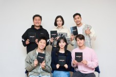 Husbands in Action cast