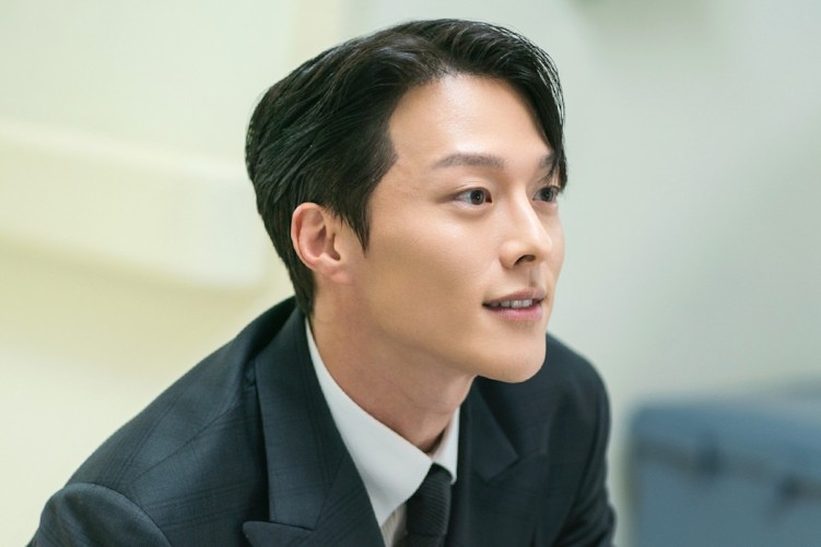 Jang Ki-yong in Dynamite Kiss