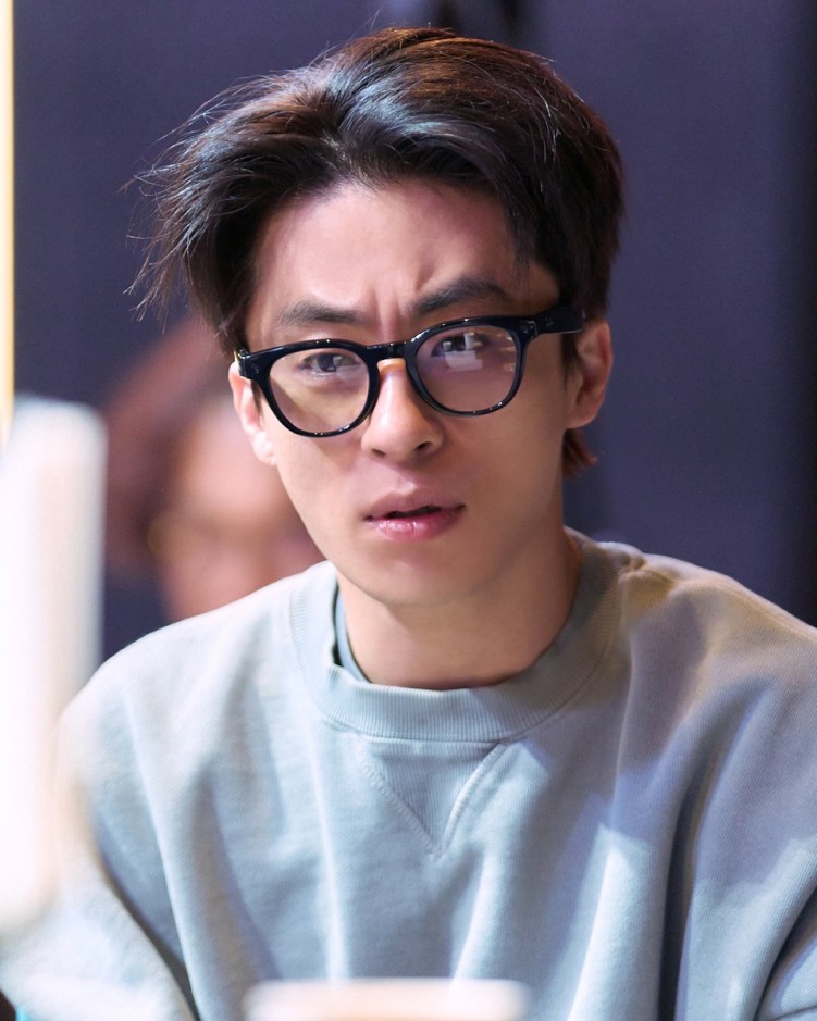 Koo Kyo-hwan in script reading for Typhoon movie