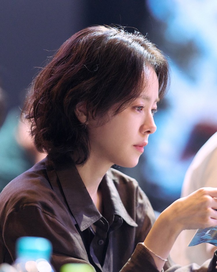 Han Ji-min in script reading for Typhoon movie