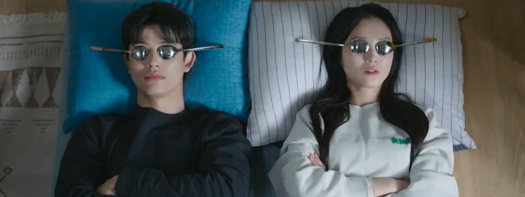 Kim Hye-yoon and Lomon in No Tail to Tell