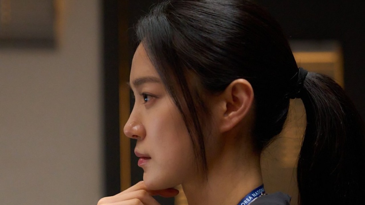 Ok Ja-yeon is the Detective Caught Between Yoo Yeon-seok and Seo Hyun-jin's Warring Truths in 'The Perfect Lie'