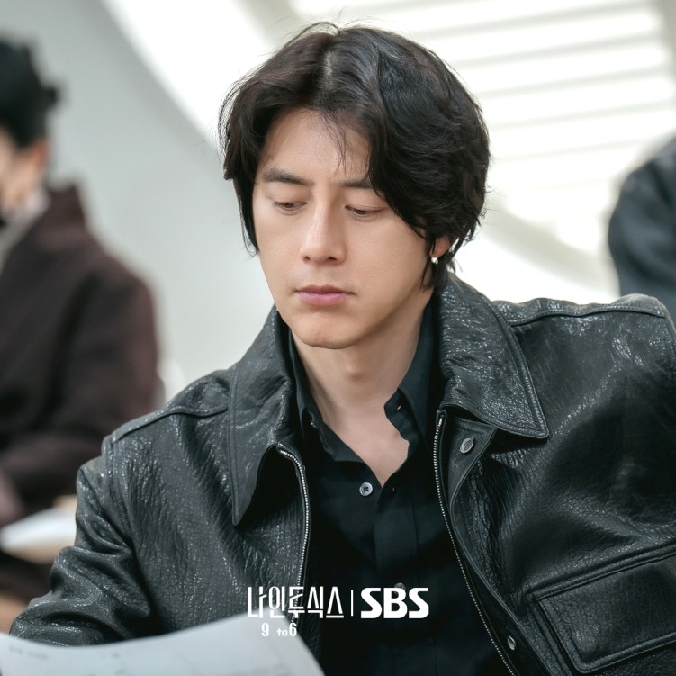 Go Soo in Nine to Six