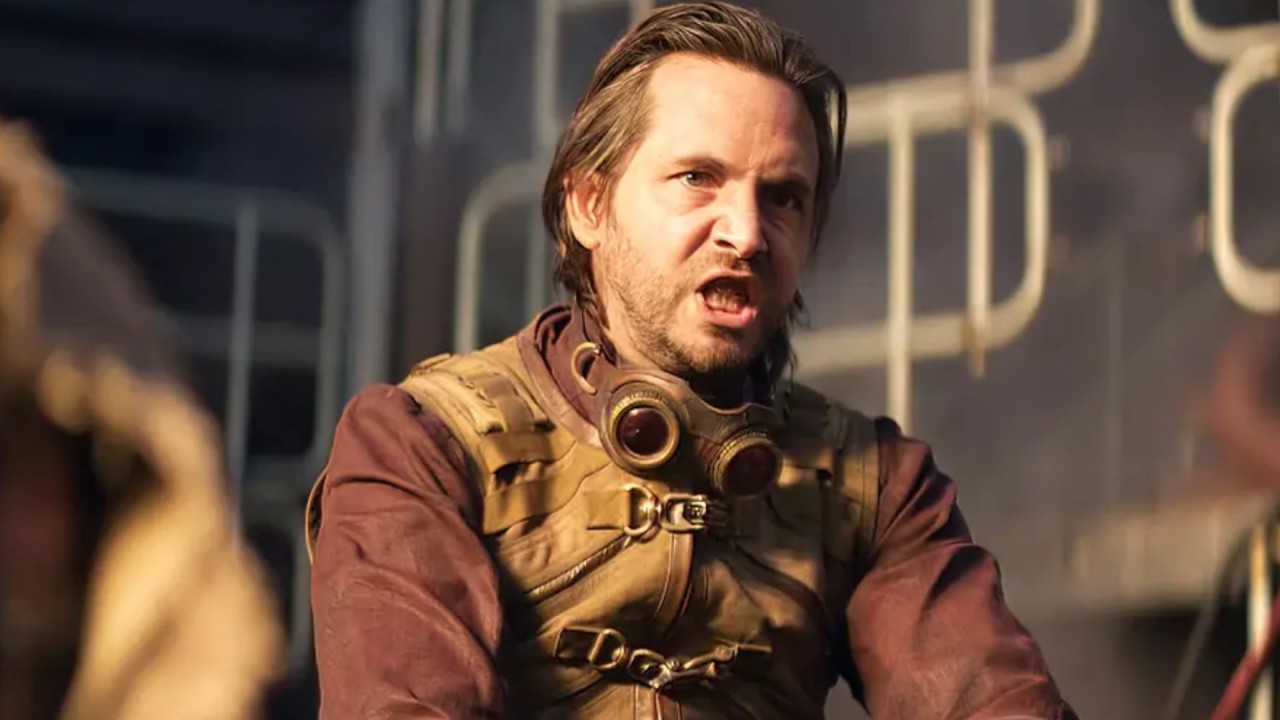 Deadpool & Wolverine Star Aaron Stanford Reflects on X-Men Character Changes After Almost 20 Years