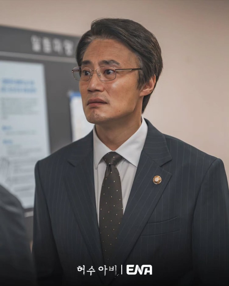 Lee Hee-joon in The Scarecrow finale