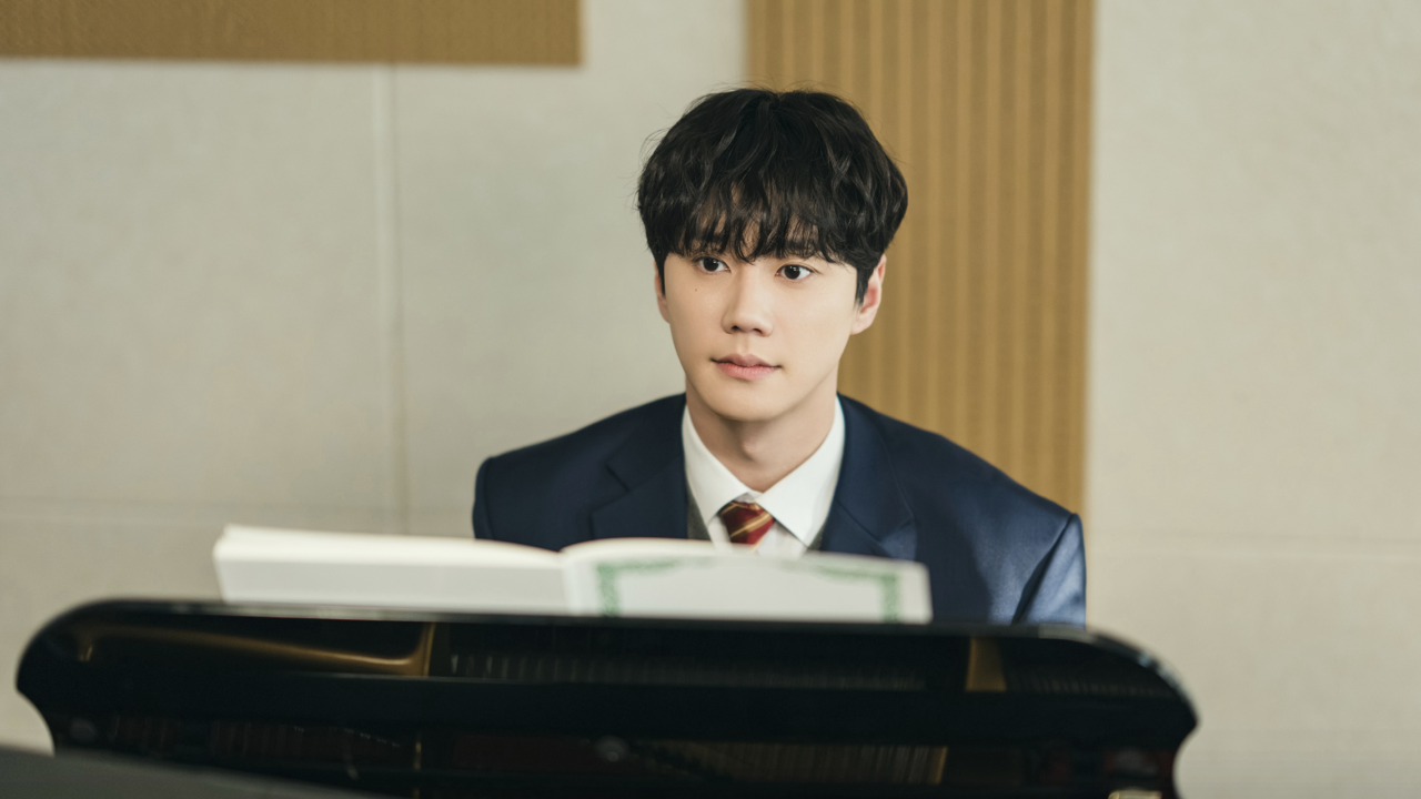 Lee Jun-young Discusses His Genius Pianist Role in Four Hands, Two Sonatas and His Reasons for Taking the Part