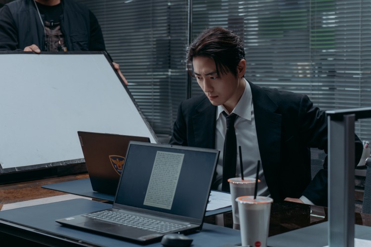 The Art of Sarah set photo