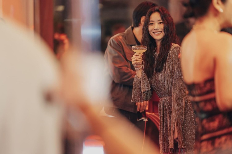 The Art of Sarah set photo