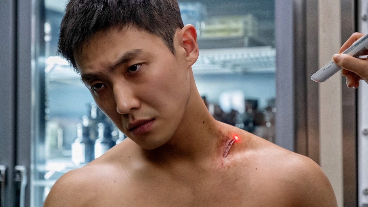 Lee Joon Embraces Supernatural Powers as Shin Jae-hyun in The Tax Reaper