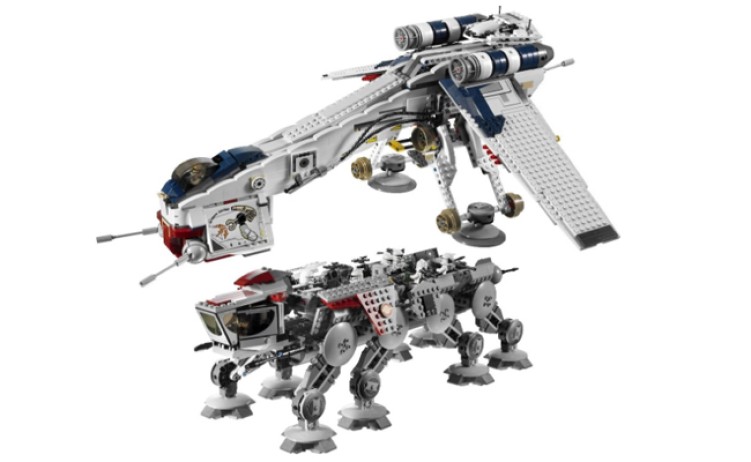 LEGO Star Wars: The Clone Wars Set: Republic Dropship with AT-OT 10195